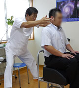 坐位での歪みチェック 坐位での歪みチェック